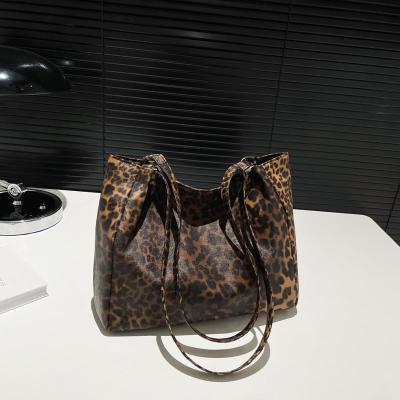 

2025 новая повседневная простая модная сумка через плечо для поездок, европейская и американская ретро нишевая сумка-тоут большой вместимости