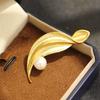 Simple and Elegant Gold Brushed Matte Leaf Brooch Temperament Natural Pearl Pod Leaf Pin Men and Women the Same Style