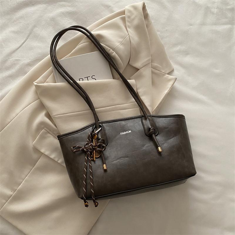 Stylish Large Capacity Tote Bag For Women In Chic Retro Design With Multiple Color Options