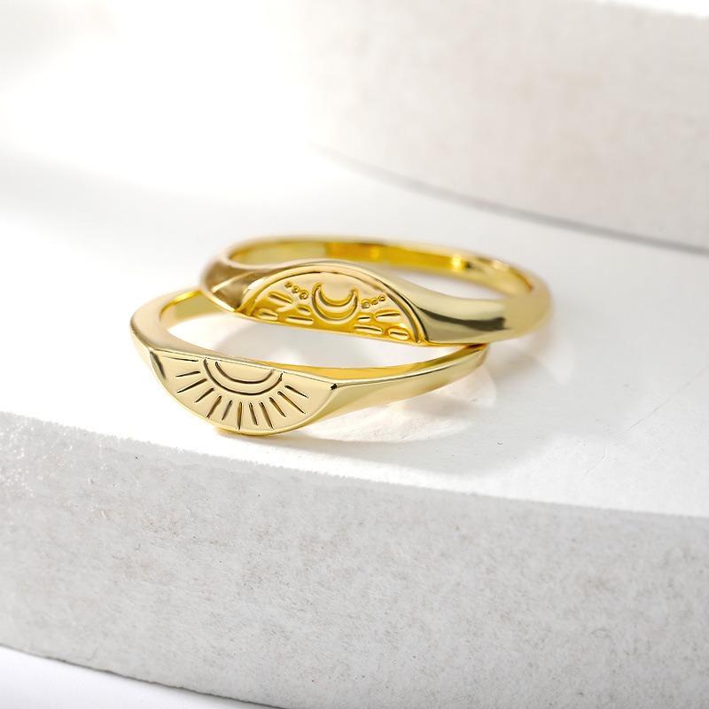 Stylish and simple heart-shaped zircon ring, golden sun and moon love index finger ring, women's jewelry personality