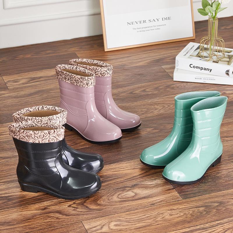 Short Rain Shoes Women Wear Non-slip and Wear-resistant Water Shoes Comfortable Waterproof and Velvet Pvc Labor Insurance Medium Rain Boots