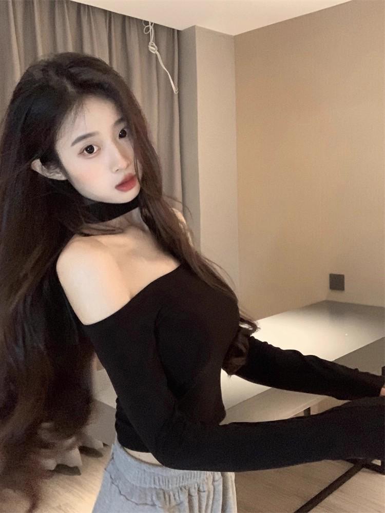 2025 Versatile One-Shoulder Spicy Girl Long Sleeve Halter Slim Fit Cropped Top for Women