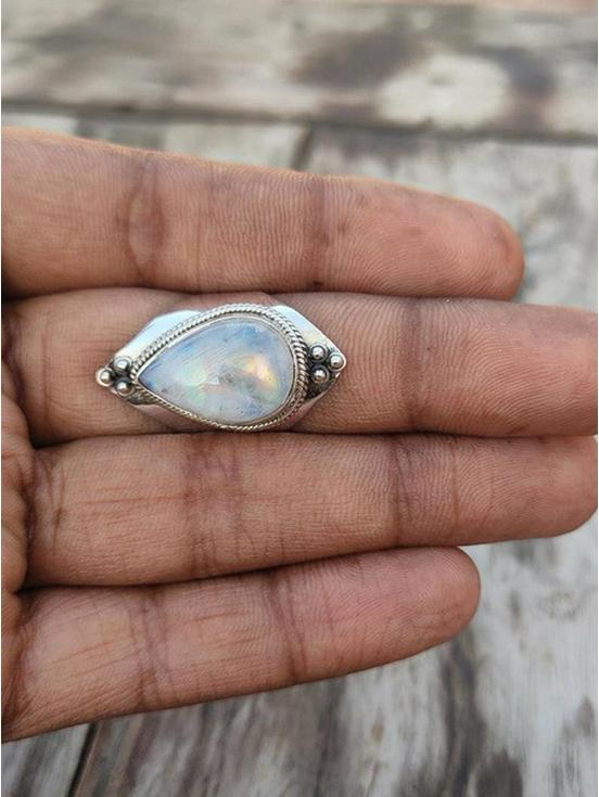 He Cheng Retro Moonstone Ring - European & American Fashion Punk Style Jewelry