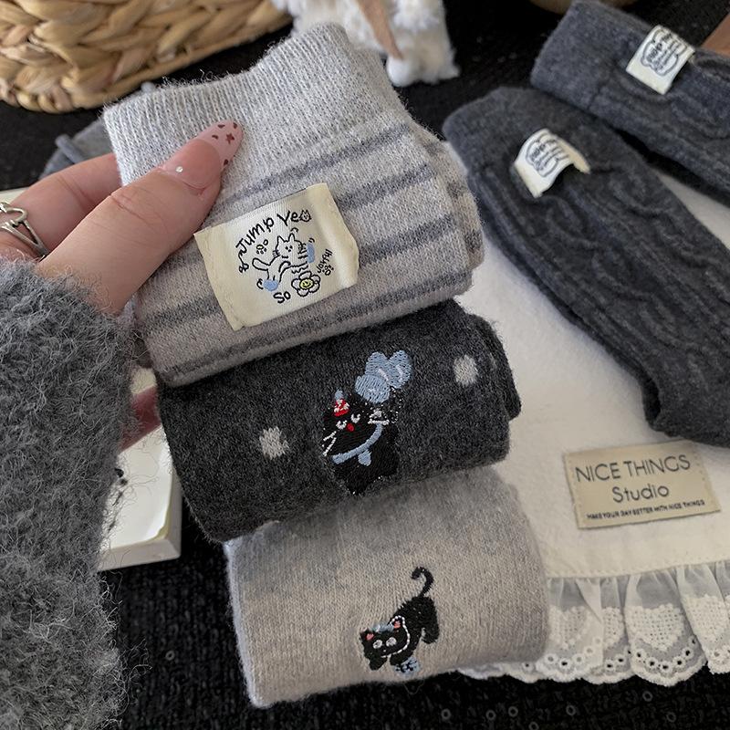 Gray Wool Socks Children'S Season Warm Medium Tube Socks Cute Cartoon Embroidered Cat Striped Cloth Label Stacking Socks