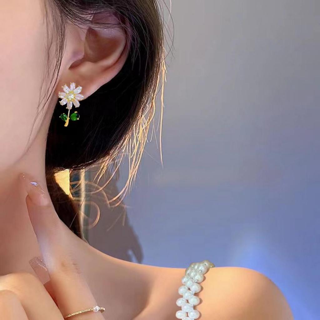 High-End Sparkle Zirconia Flower Stud Earrings & Necklace for Women - Versatile Luxury Design