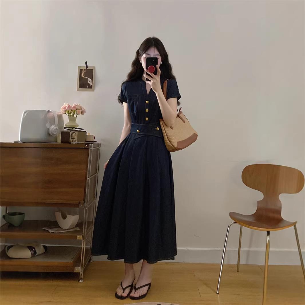 

Plus Size Women s Slimming V-Neck Denim Summer Dress - Retro Waist-Cinching Long Short Sleeve Design 4XL