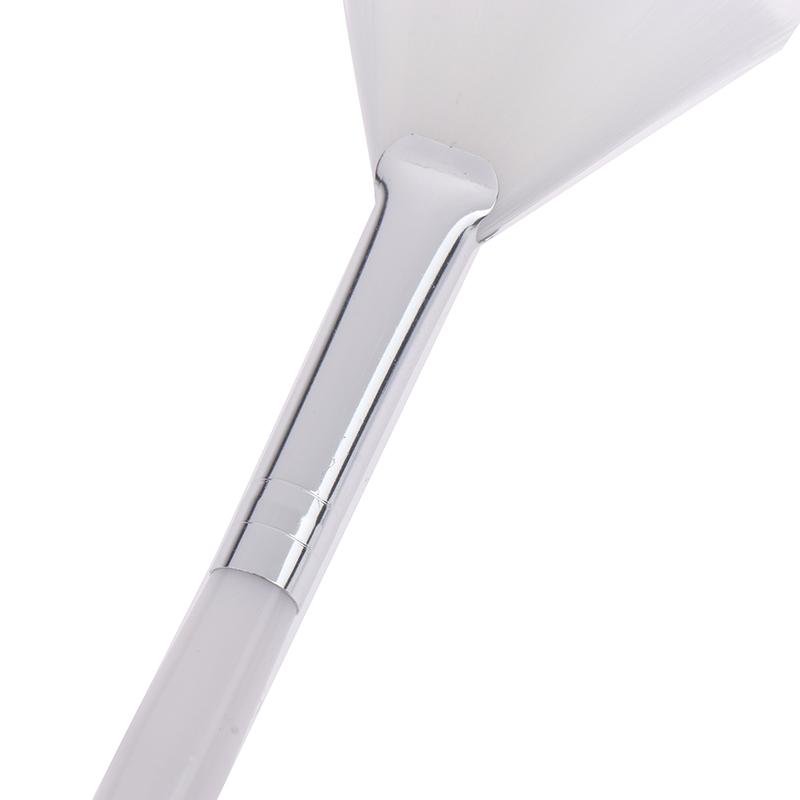 1Pcs Practical Facial Brushes Fan Makeup Brushes Soft Portable Mask Brushes Cosmetic Tools For Women Ladies Girls