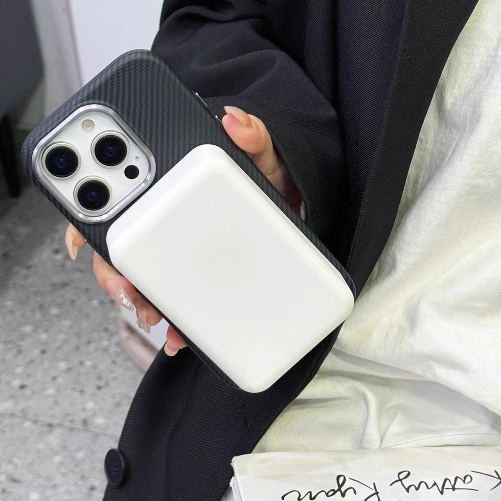 Applicable to iphone18promax Kevlar carbon fiber fine ring magnetic suction apple 17 matte skin protective cover