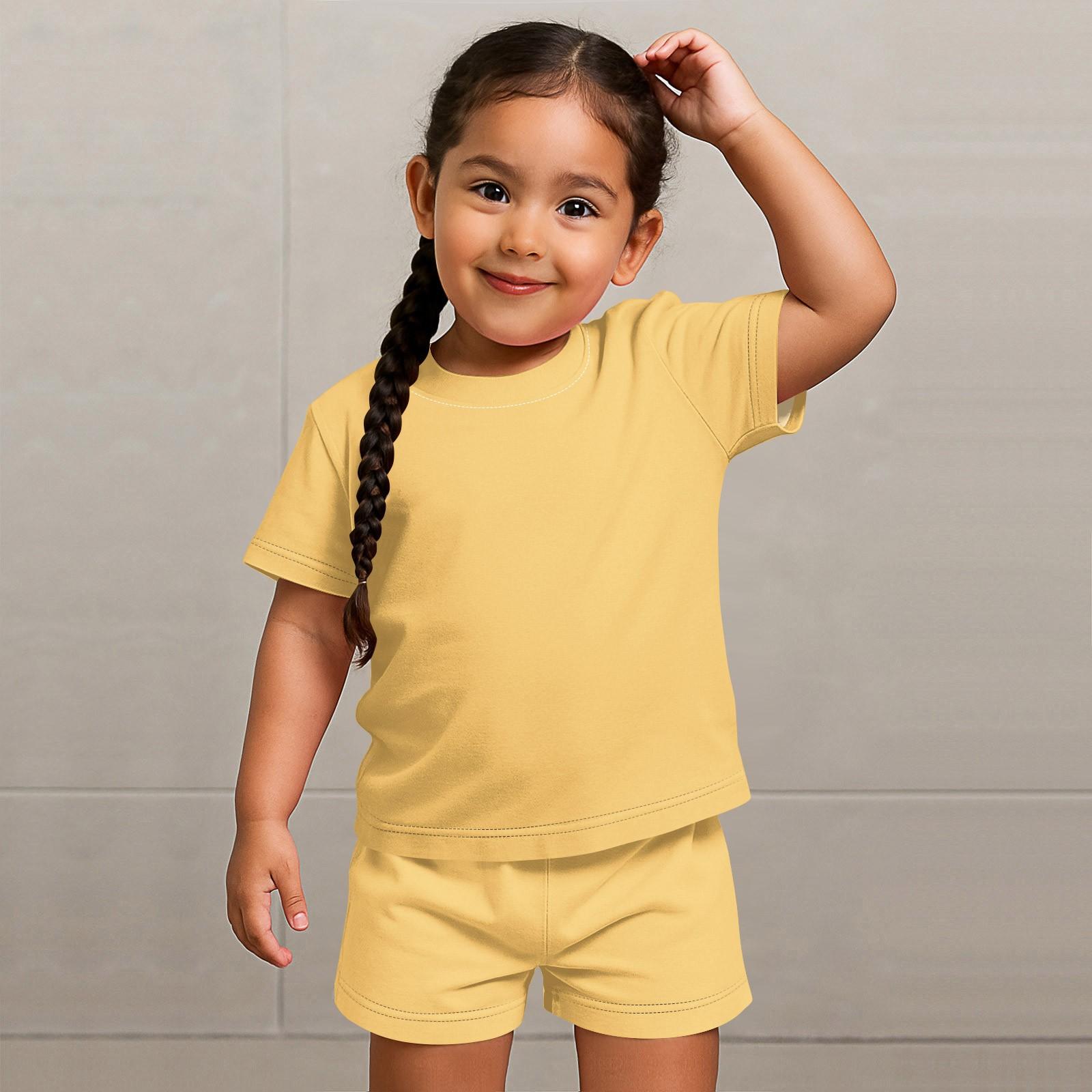 

Детский патриотический наряд - комплект из 2 предметов: короткий рукав и шорты для мальчика и девочки 90 жёлтый