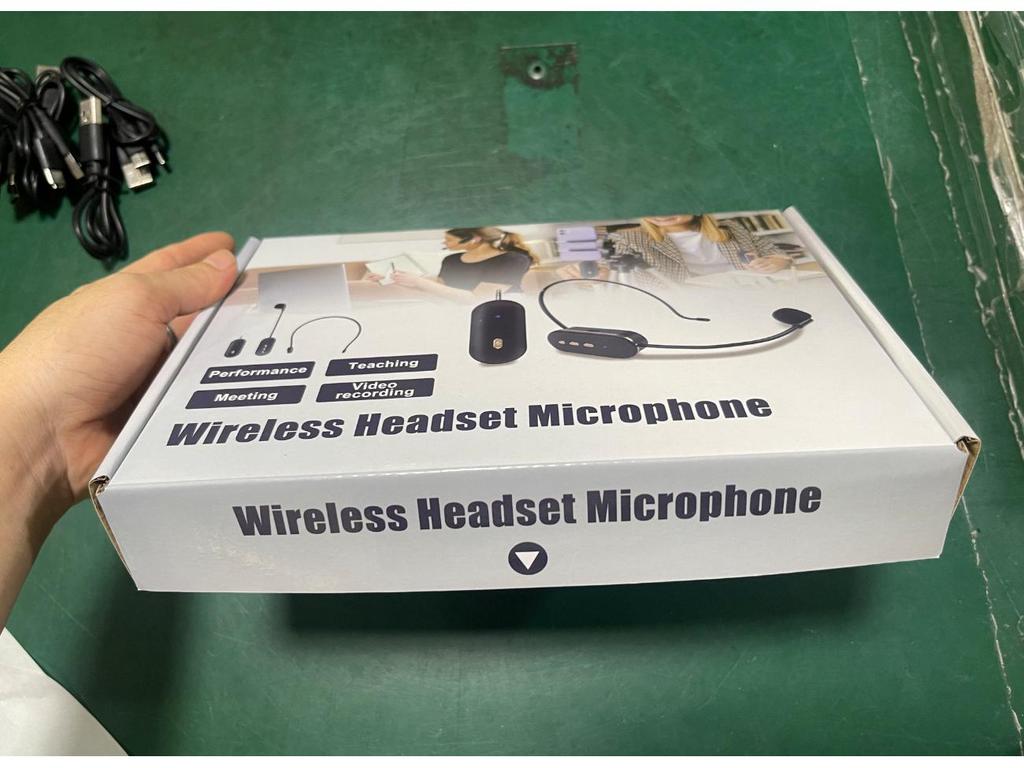 2.4G Dual Wireless Microphone and Bluetooth Speaker for Teaching and Stage Performance