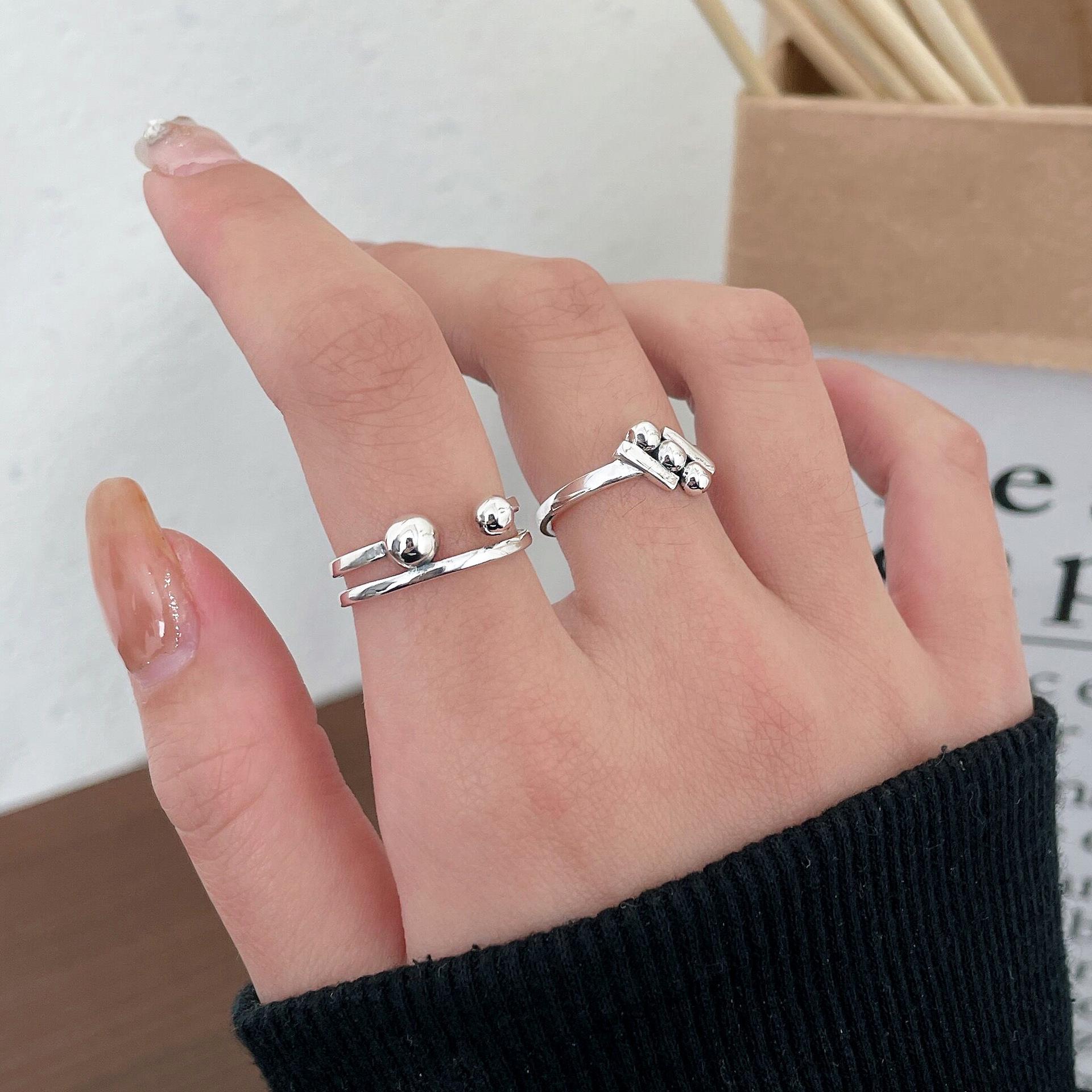 

Sterling Silver Adjustable Geometric Bead Ring - Trendy Retro Style for Women