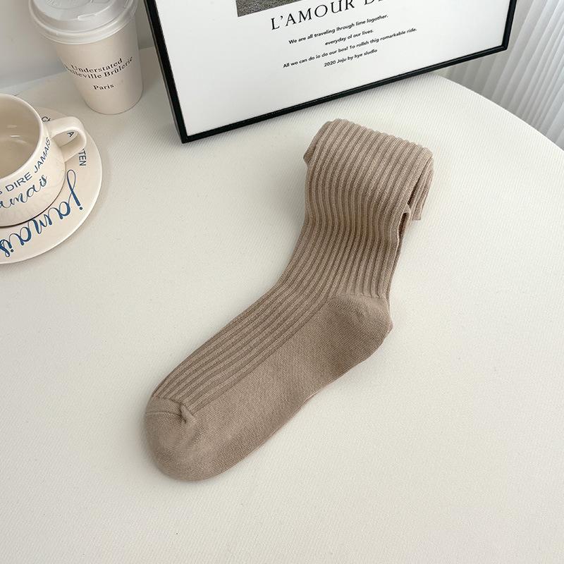 Knee-high Socks, Women's Knitted Socks, Anti-slip Thigh-wide Stockings, and Loose Socks for The Elderly During Postpartum Confinement