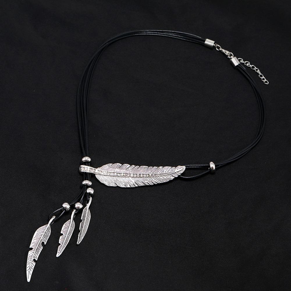 Rhinestone Golden Feather Necklace Zinc Zinc Alloy Leaves Neck Pendant Leather Rope Tassel Necklace  Gift