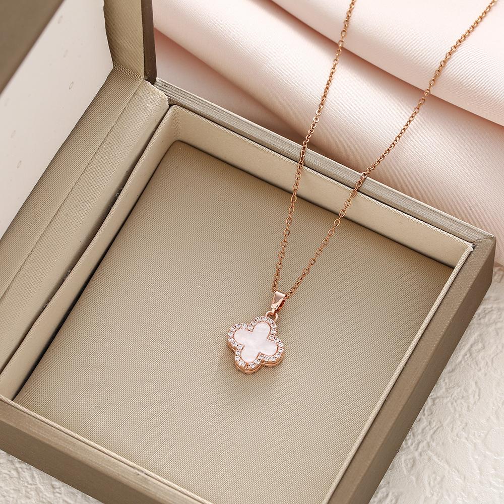 Lucky Clover Titanium Steel Necklace, Feminine Temperament, High-end Feel, Collarbone Chain