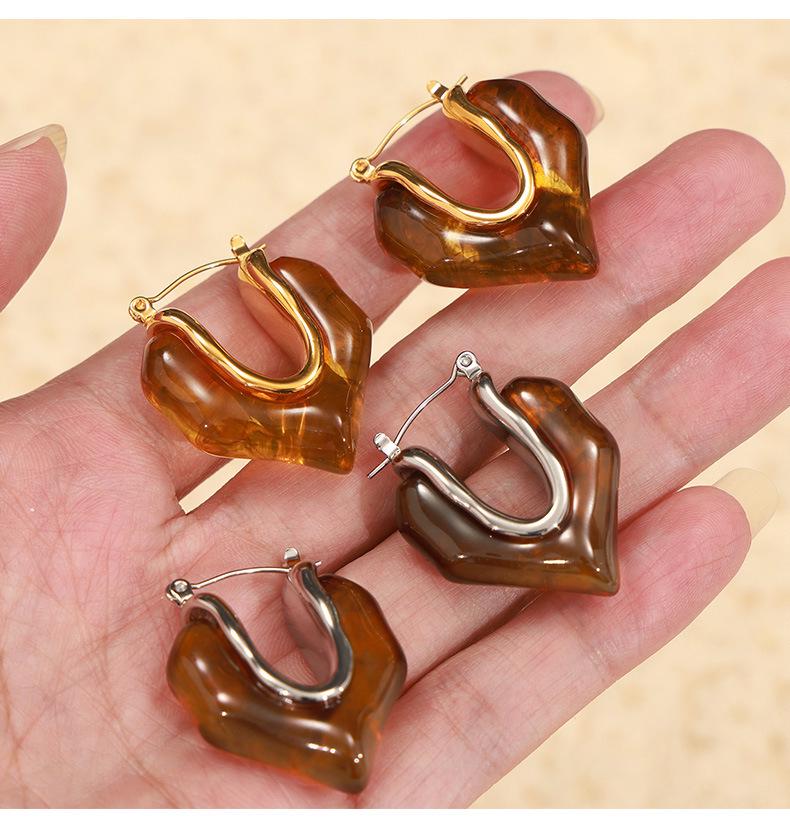 Retro French Irregular Resin Earrings: Gold-Plated Titanium Steel Ear Cuffs with Unique, Versatile Design.