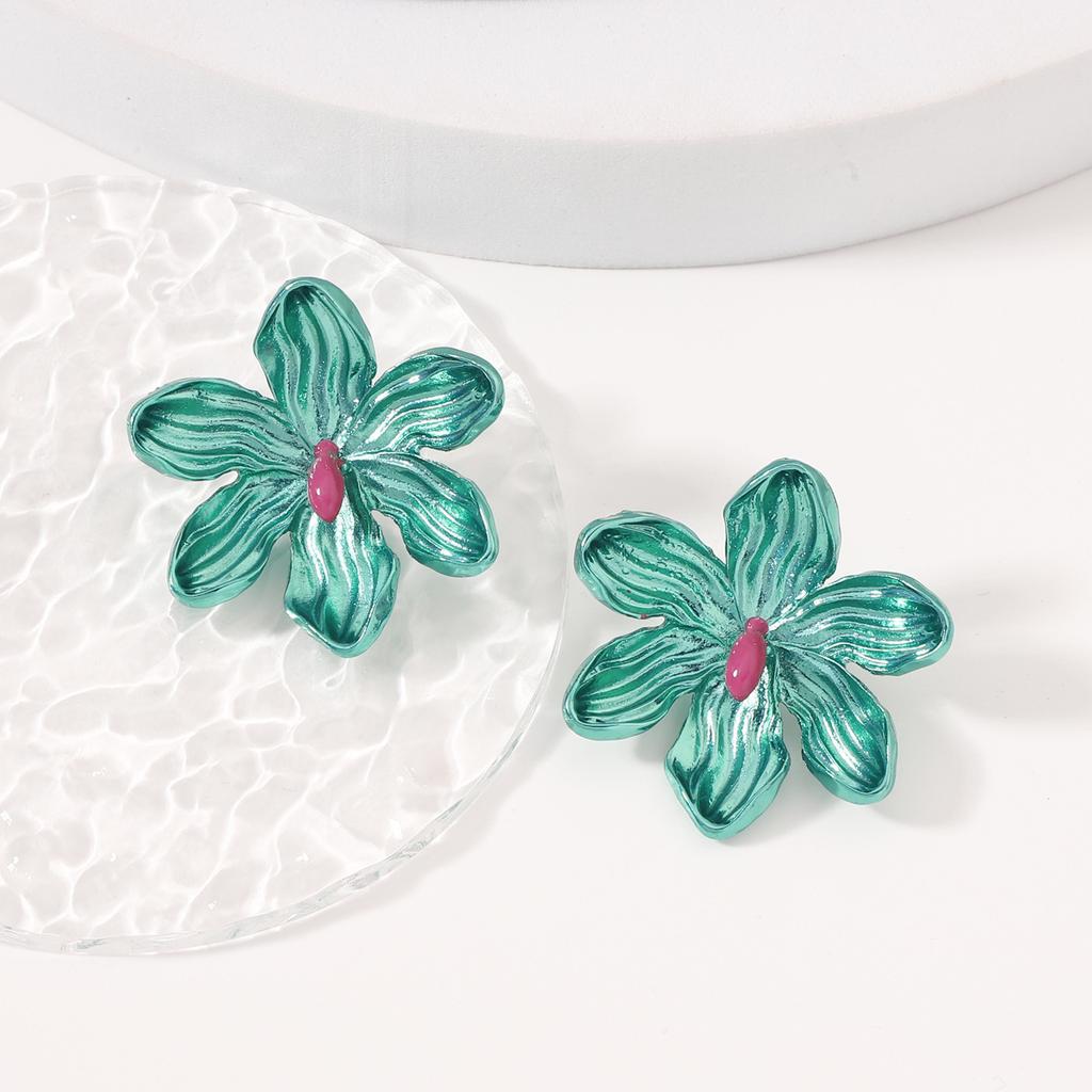 Exquisite oil dripping flowers, light luxury, versatile, trendy, fashionable, niche earrings, earrings