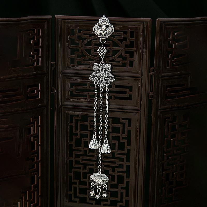 Retro Chinese Plum Blossom Fan Brooch with Tassel Pendant