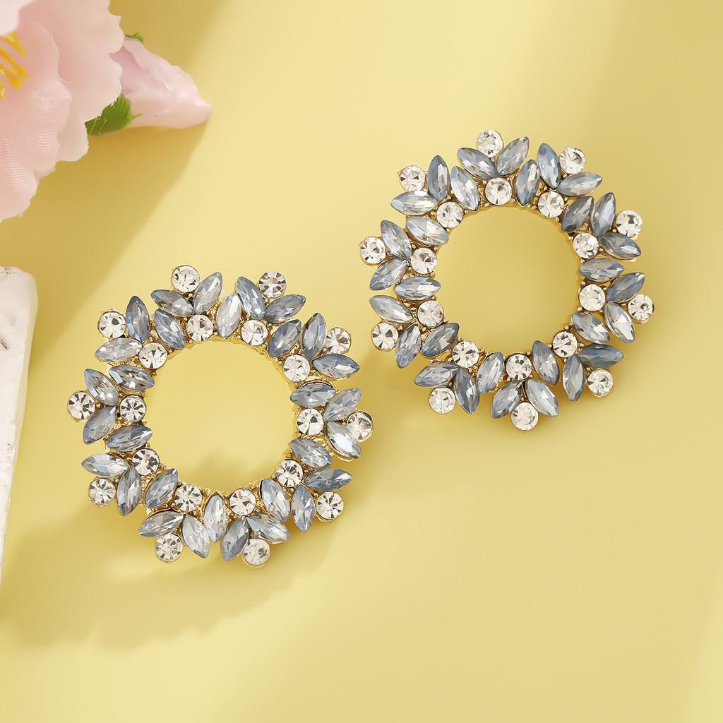 Modern Sunflower Earrings With Geometric Alloy Design For Women Party Wear