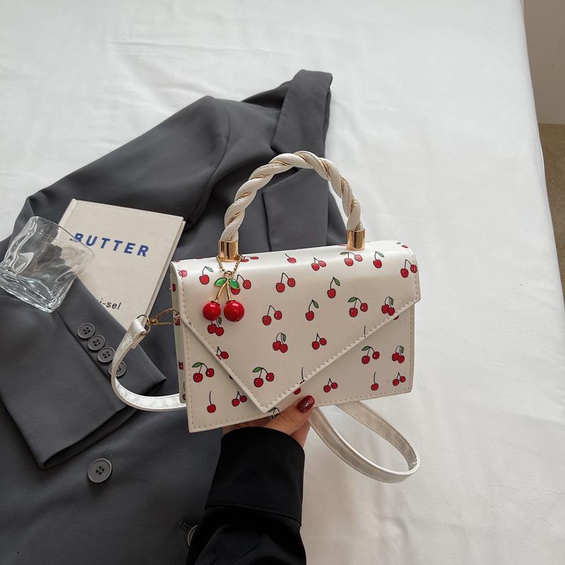 Fashion Handbag Bag Female Personality 2025 New Trendy and Beautiful Casual Messenger Bag Foreign Style Niche Design Small Square Bag