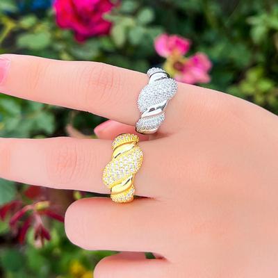 Französischer Leichter Luxus Twist Wound Zirkon Lebender Ring Design Temperament Damenring Ring Handschmuck