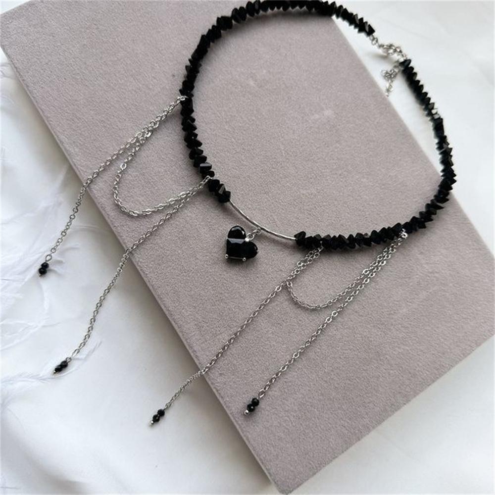 Punk fringe zircon heart-shaped pendant necklace for women, Bohemian geometric Baroque black crystal chain jewelry