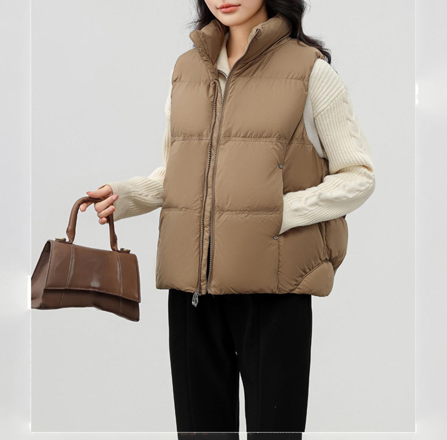 Женская легкая термокуртка без рукавов с воротником-стойкой — фото 8