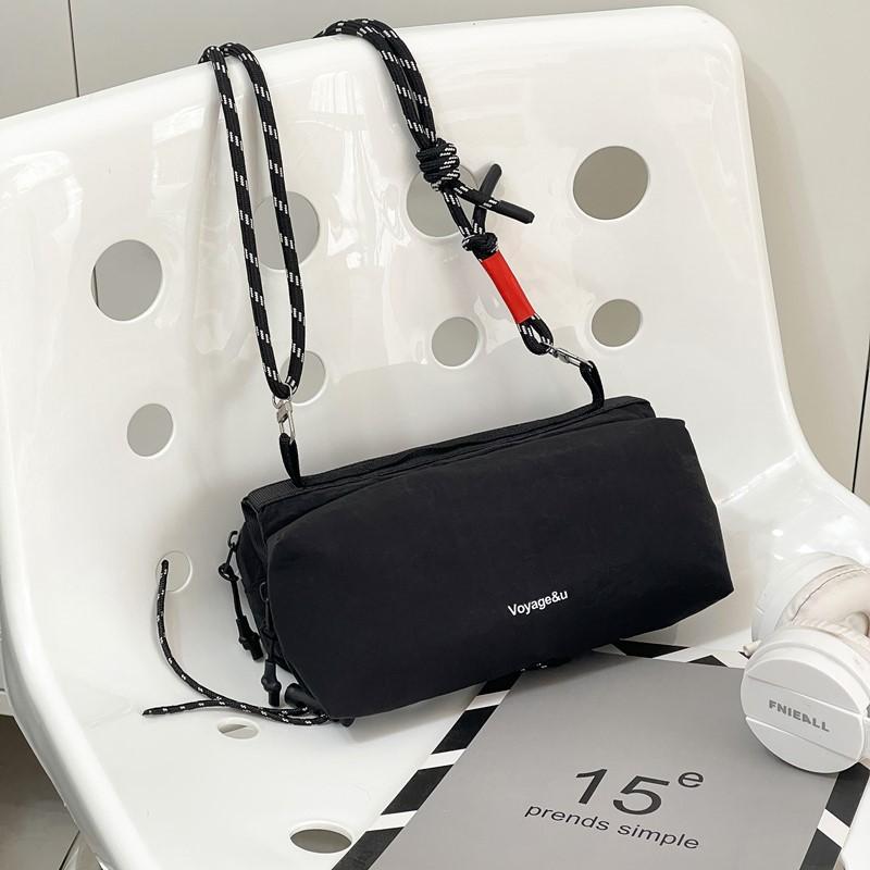 Niche Versatile Fashion Shoulder Messenger Bag Women's Summer New Outdoor Sports and Leisure Bag