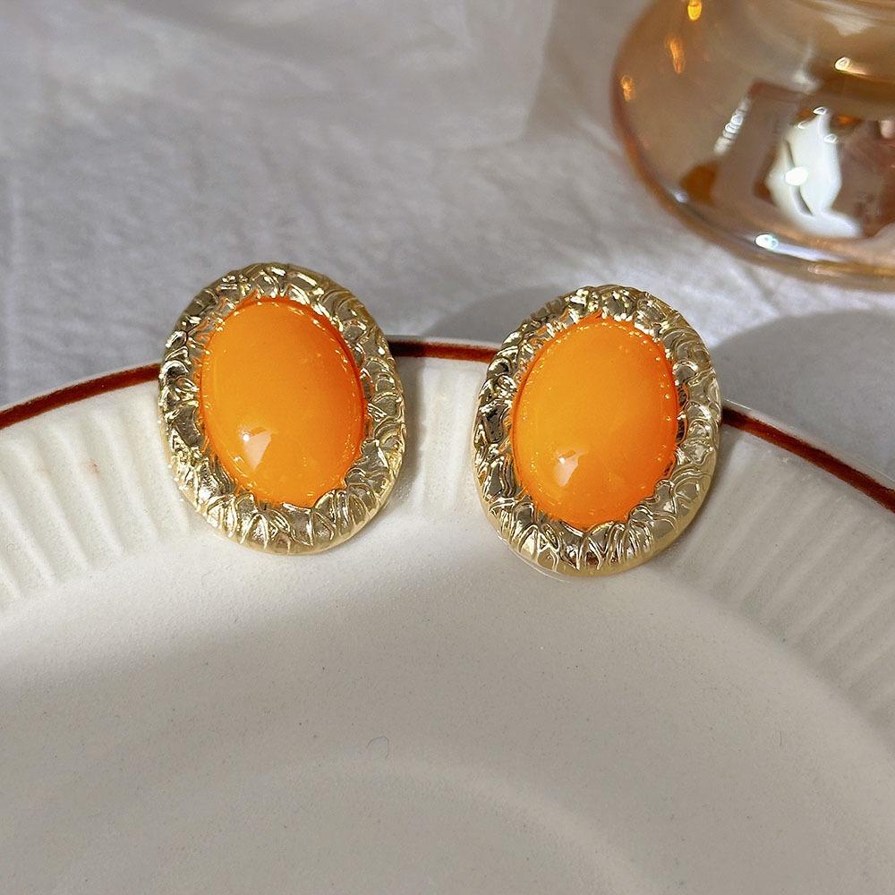 Retro Temperament Orange Yellow Oval Gold Color Cloud-patterned Trim Stud Earrings for Women Fashion Luxury Jewelry Accessories