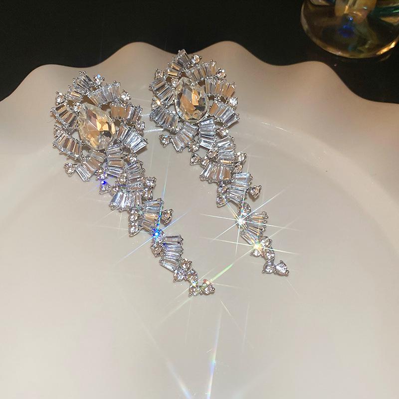 Diamond Crystal Star Tassel Pearl Earrings: Luxurious High-end Fashion Studs