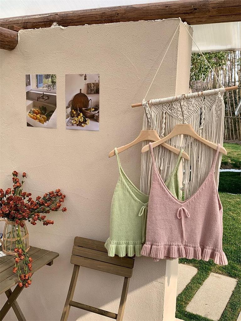 Women's Gentle V-neck Ruffled Knit Camisole Vest - 2026 Early Spring Collection