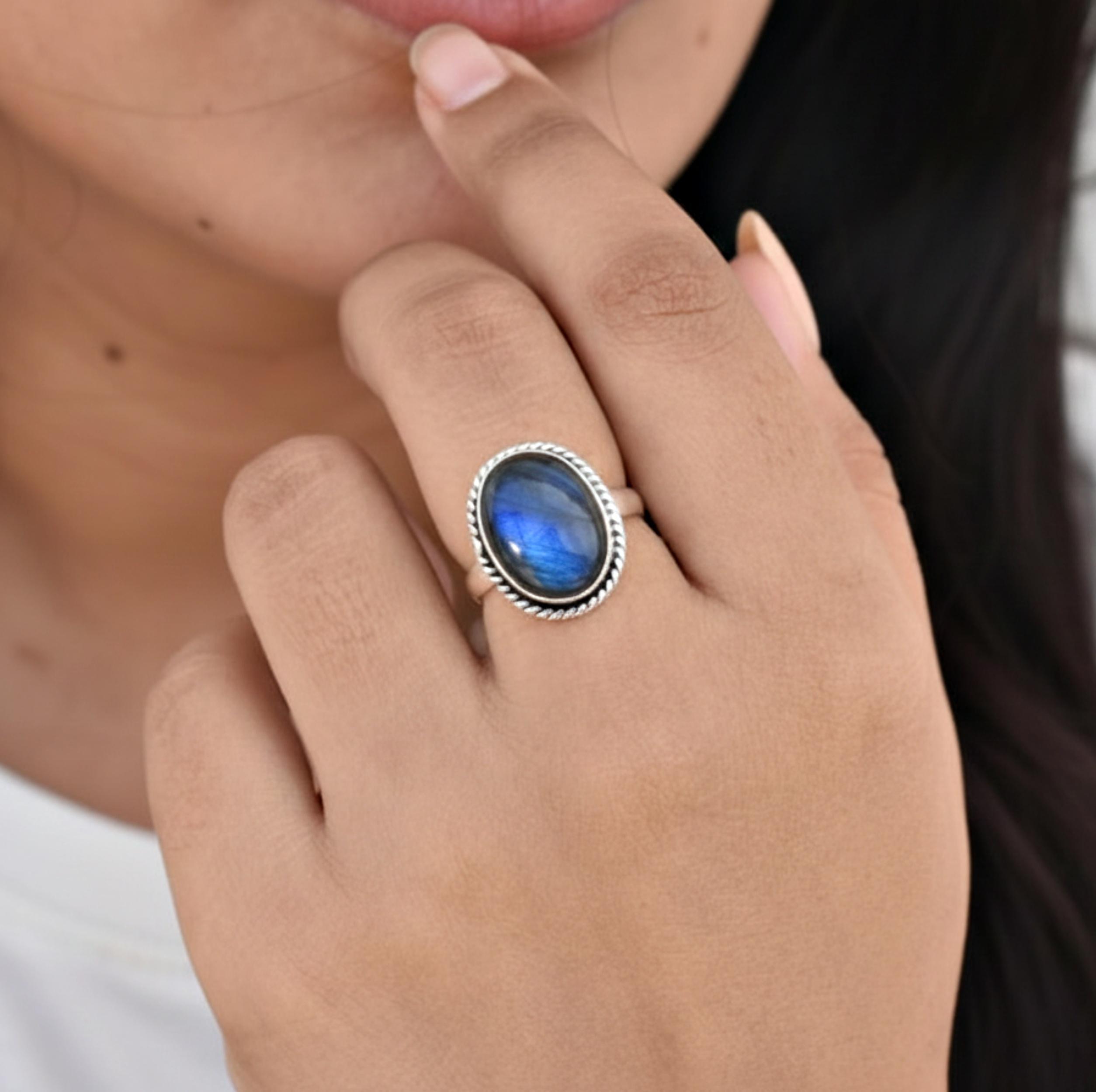 Кольцо из стерлингового серебра 925 пробы с овальным кабошоном лабрадорита, Бохо Минималистичное синее мерцающее драгоценное камневое украшение, Подарок для нее 4 серебряный