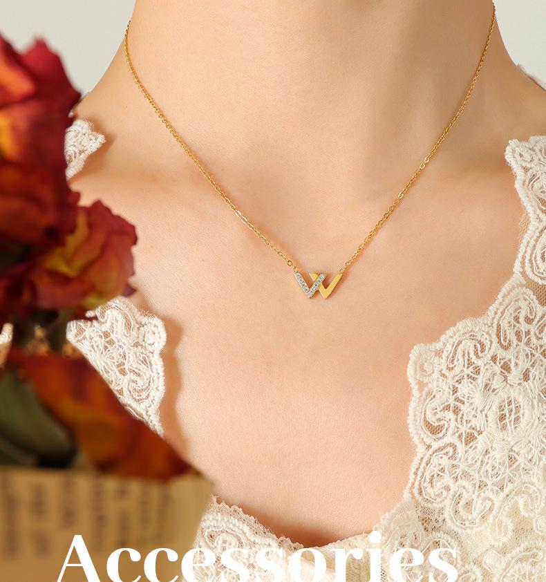 Korean Trendy Rhinestone 'W' Pendant Necklace in 18K Gold-Plated Titanium Steel