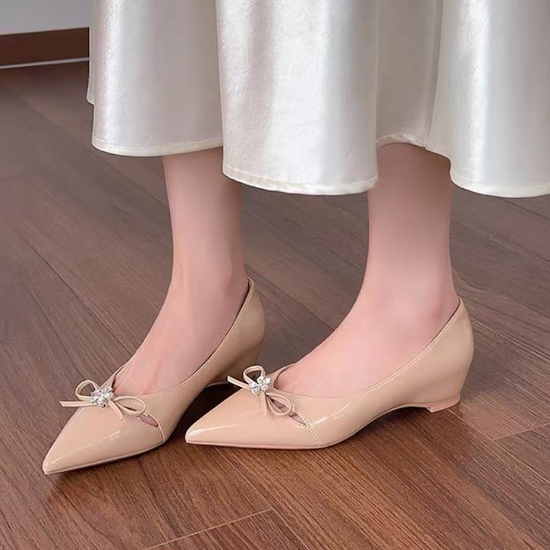 Fashion 2025 Women's Spring New Sexy Pointed Designer Low-top Shoes Outdoor Walking Comfortable Shallow Mouth Lightweight Flat Shoes