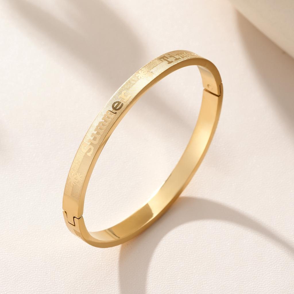 New titanium steel bracelet creative corrosion coconut mesh egg buckle couple bracelet stainless steel decoration