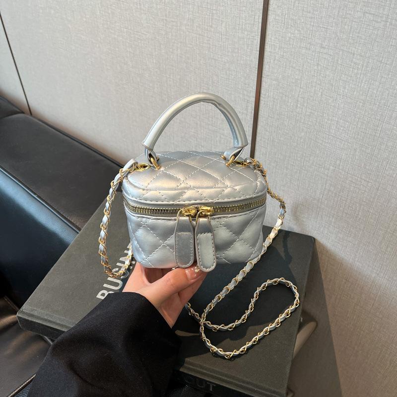 

2025 новая мини-сумка-цепочка с бриллиантами высокого класса, новая модная универсальная сумка через плечо, сумка-мессенджер, европейская и американская модная женская сумка серебряный