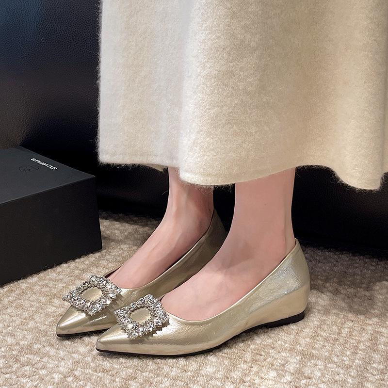 Inner height increase pointed tip shallow mouth single shoes women's shoes 2025 summer and autumn square buckle rhinestone real soft leather commutin