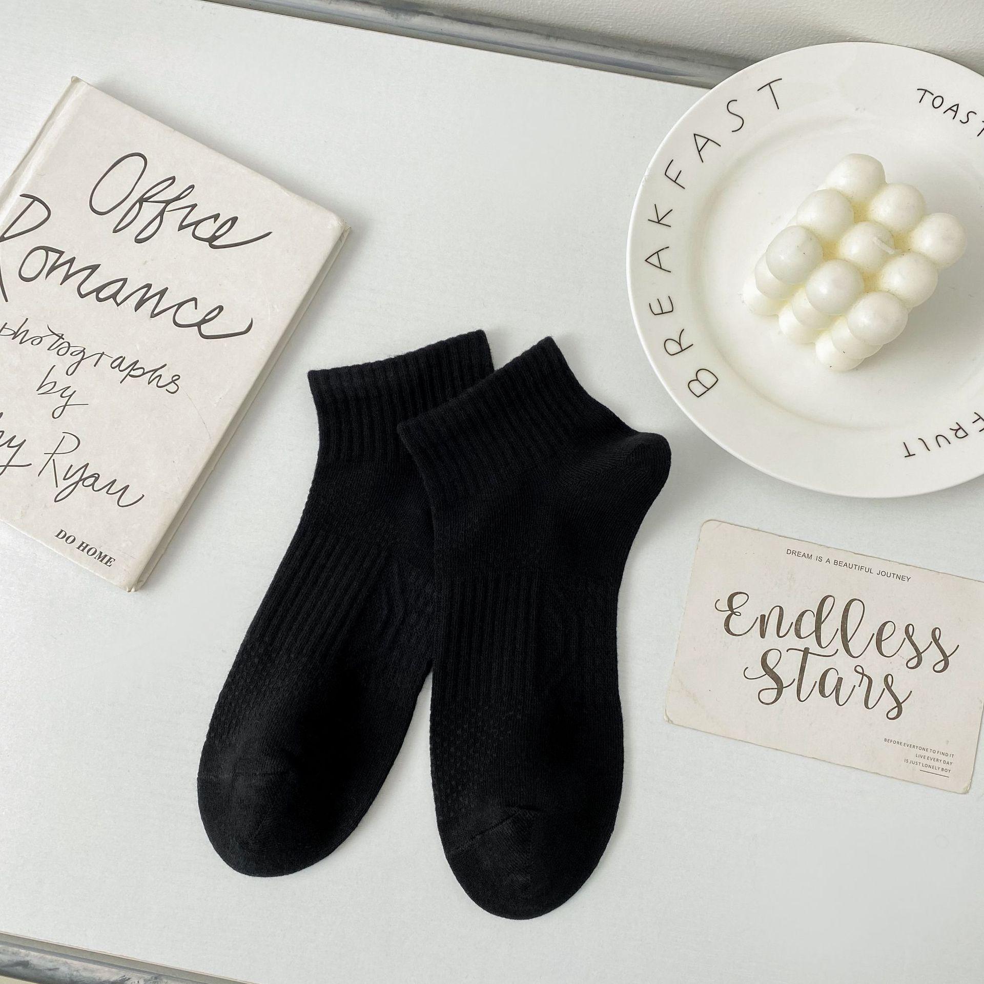 

Носки мужские носки-лодочки однотонные сетчатые впитывающие пот хлопковые носки нескользящие спортивные носки Zhuji The average size is recommended to be 39-44 yards. чёрный