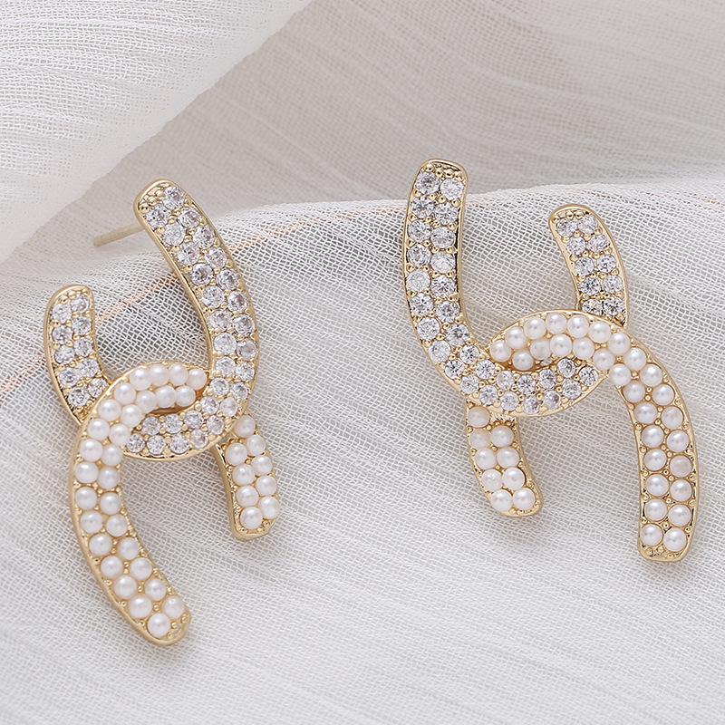 Xiao Xiangfeng Double C Pearl Bowknot Earrings: 925 Silver Zircon Japanese-Korean Style