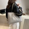 Winter new trendy leisure commuting simple fashion large capacity large capacity portable shoulder tote bag women