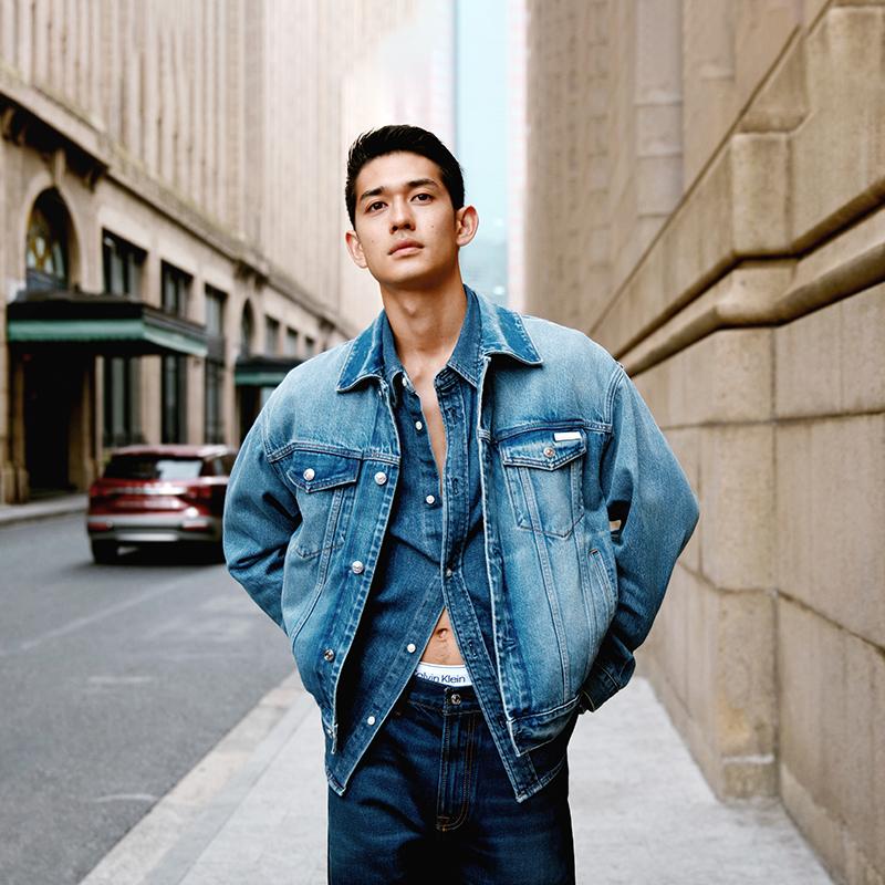 Calvin Klein American Style Retro Classic Studded Button Pure Cotton Denim Jacket Men Jackets Light-Blue 40EM799