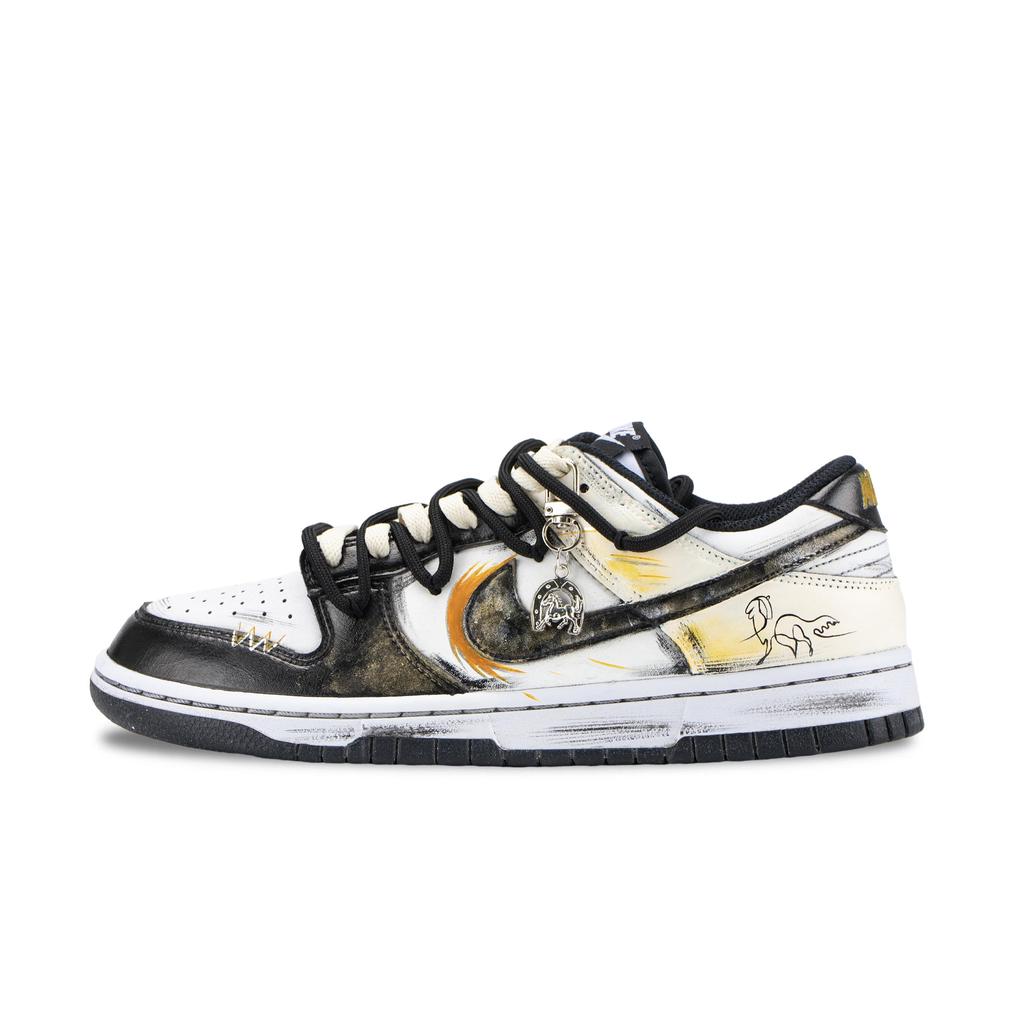 Nike Dunk Golden Horse Painting Years Abrasion Resistant Abrasion Resistant Low top Skateboard Shoes Unisex Black HF5441-100(Team836-)