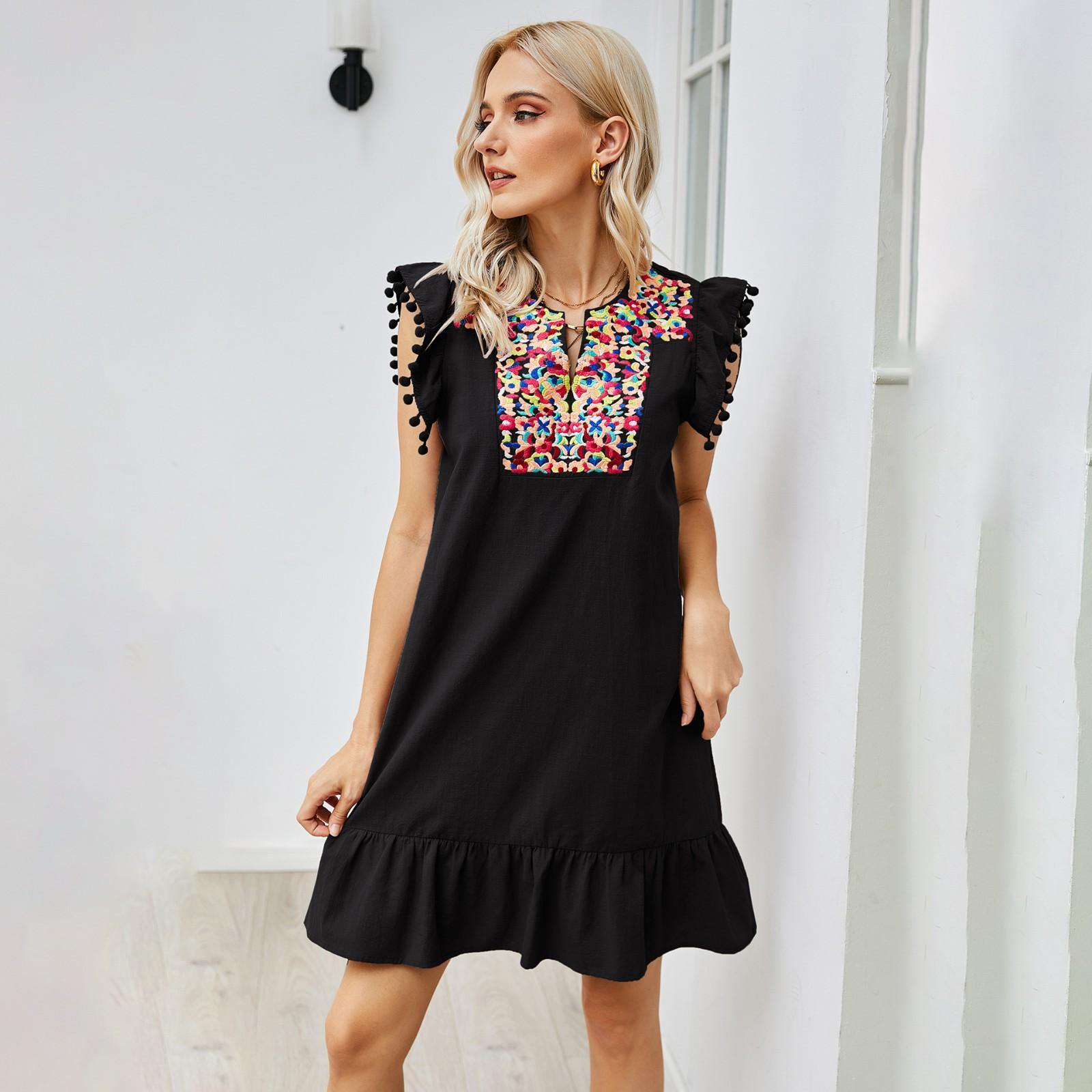 

Летнее повседневное однотонное короткое платье без рукавов с вышивкой для миниатюрных размеров M чёрный