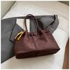 Retro high-value underarm bag women's 2025 new large-capacity suede tote bag simple shoulder commuter bag