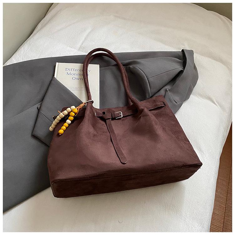 Retro high-value underarm bag women's 2025 new large-capacity suede tote bag simple shoulder commuter bag
