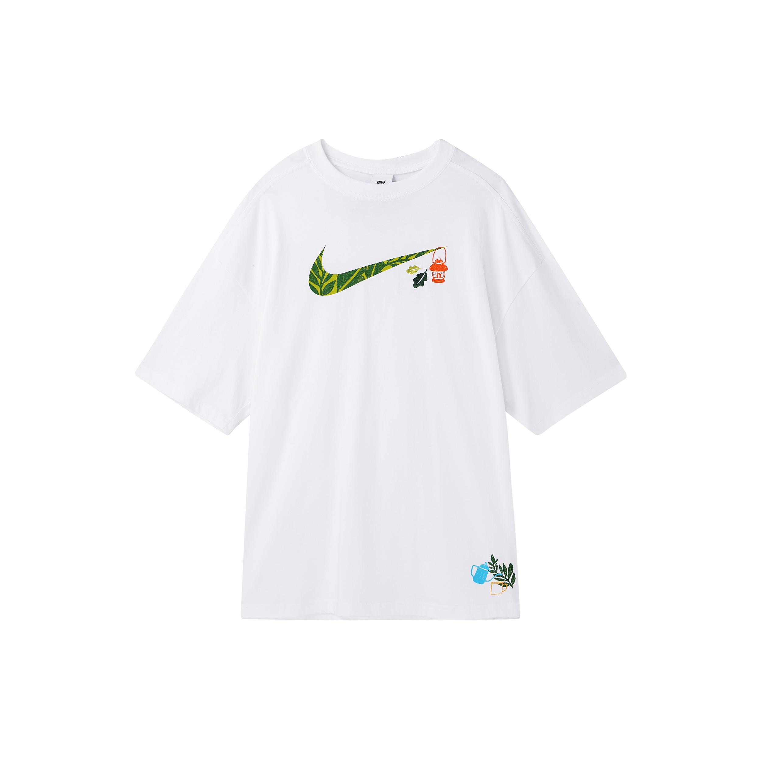 

New Nike Women ss Sportswear Swoosh Cartoon Print Retro Crewneck T Shirt White FN3711-100 L