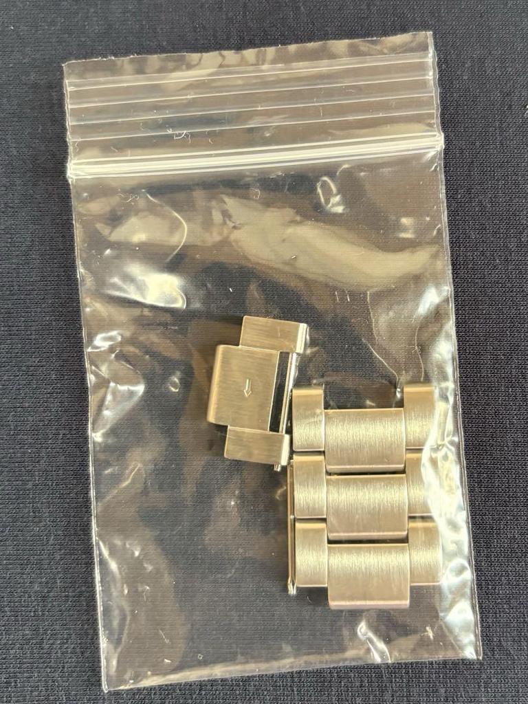 [USED] Next-day Shipping Until October. Seiko 5 Sports 4R36-07G0 5-year Warranty.