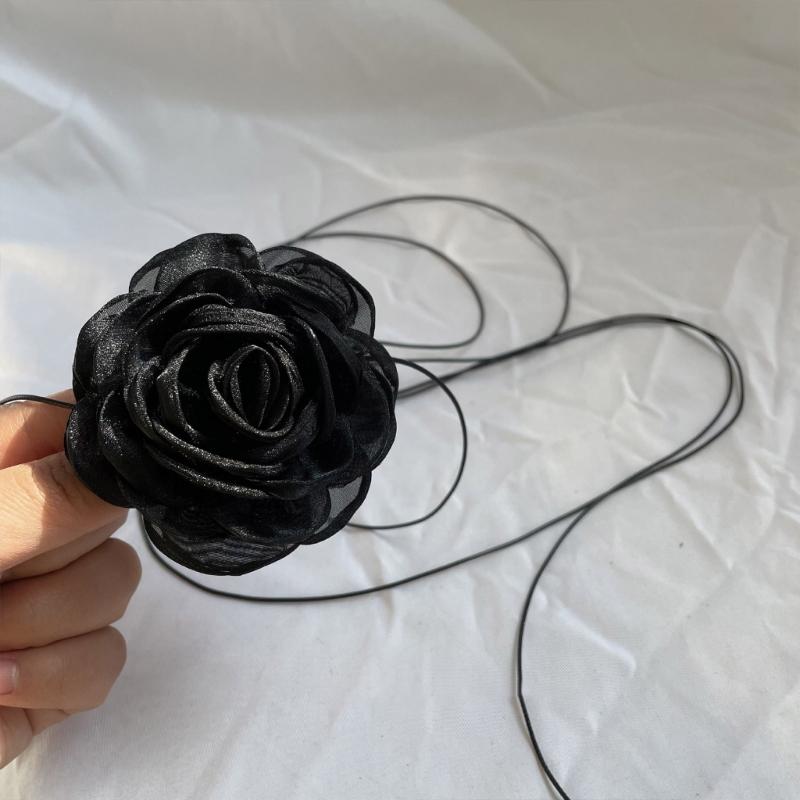 Yarn-Flower Choker Chain Delicate Neck Chain Classic Romantic Flower Necklaces Women Jewelry Flower Collar Necklace Gift