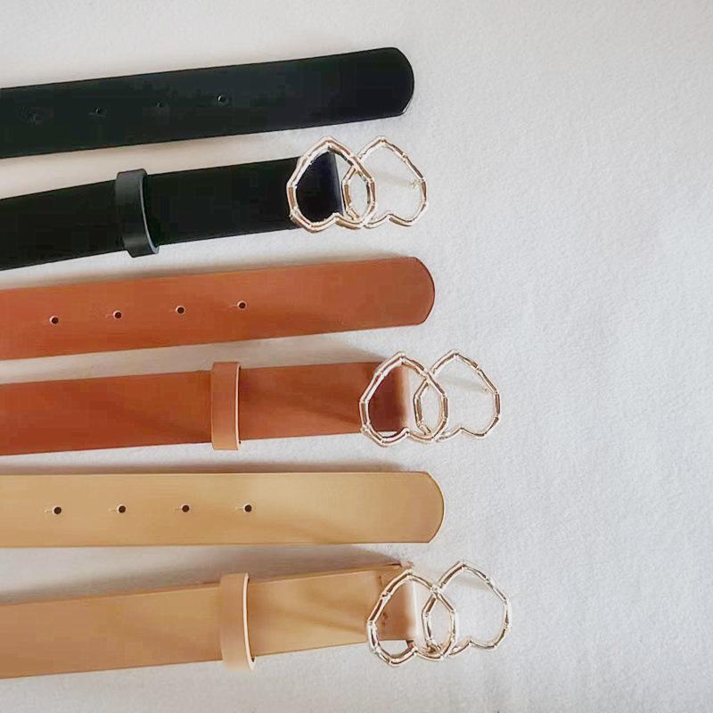 New Korean-style Fashionable and Versatile Women's Belt, A Casual Heart-shaped Belt with A Versatile Decorative Heart Buckle