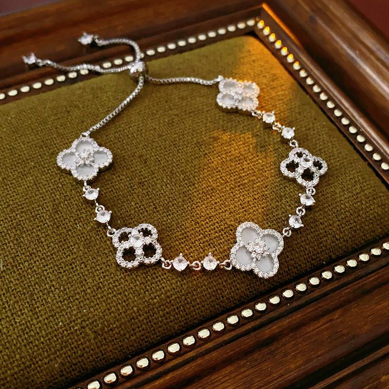 High-End Zircon Floral Heart Bracelet - Luxurious Sparkle for Women