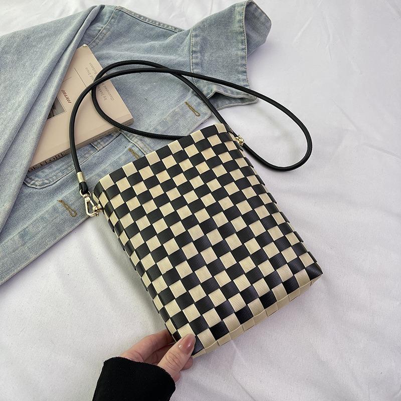 Summer niche woven bags women's new fashion versatile messenger bags popular shoulder bucket bags